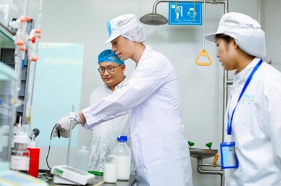 探究真實(shí)溯源 朱亞文代言“簡(jiǎn)愛(ài)父愛(ài)配方”，揭示全程透明化與極致質(zhì)檢的雙重保障